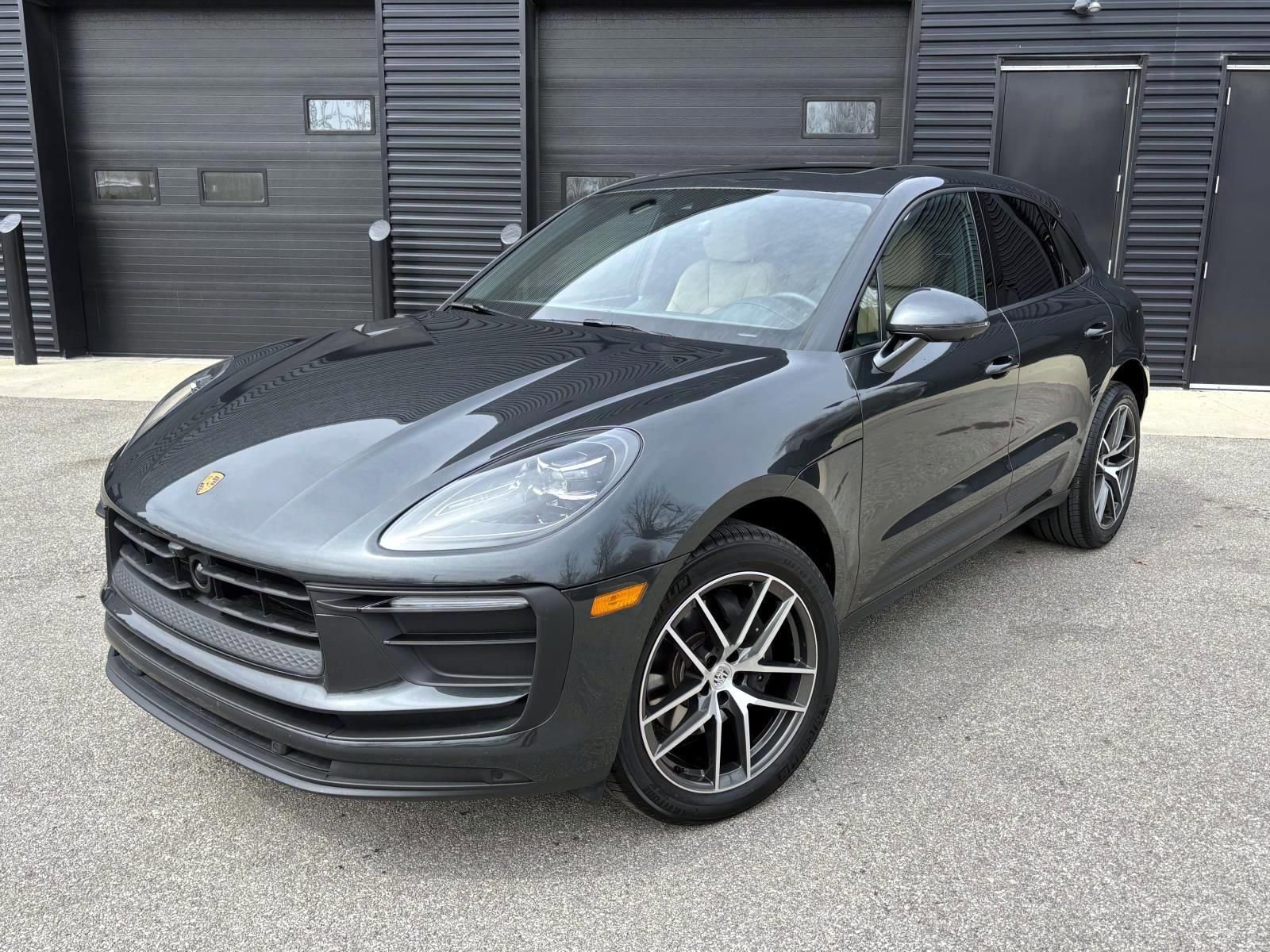 Used 2025 Porsche Macan image 1