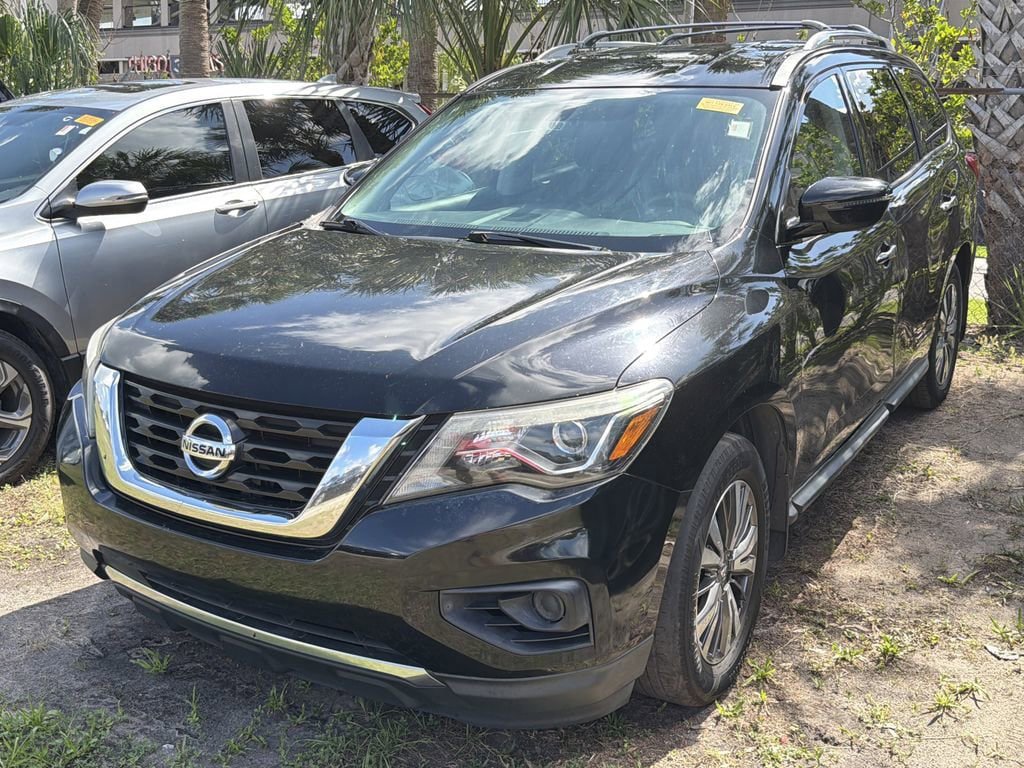 Used 2018 Nissan Pathfinder S FWD image 3