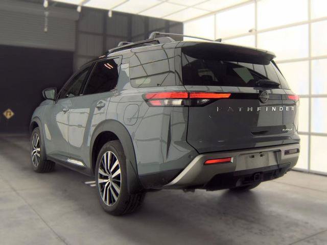 Certified 2025 Nissan Pathfinder Platinum FWD image 5
