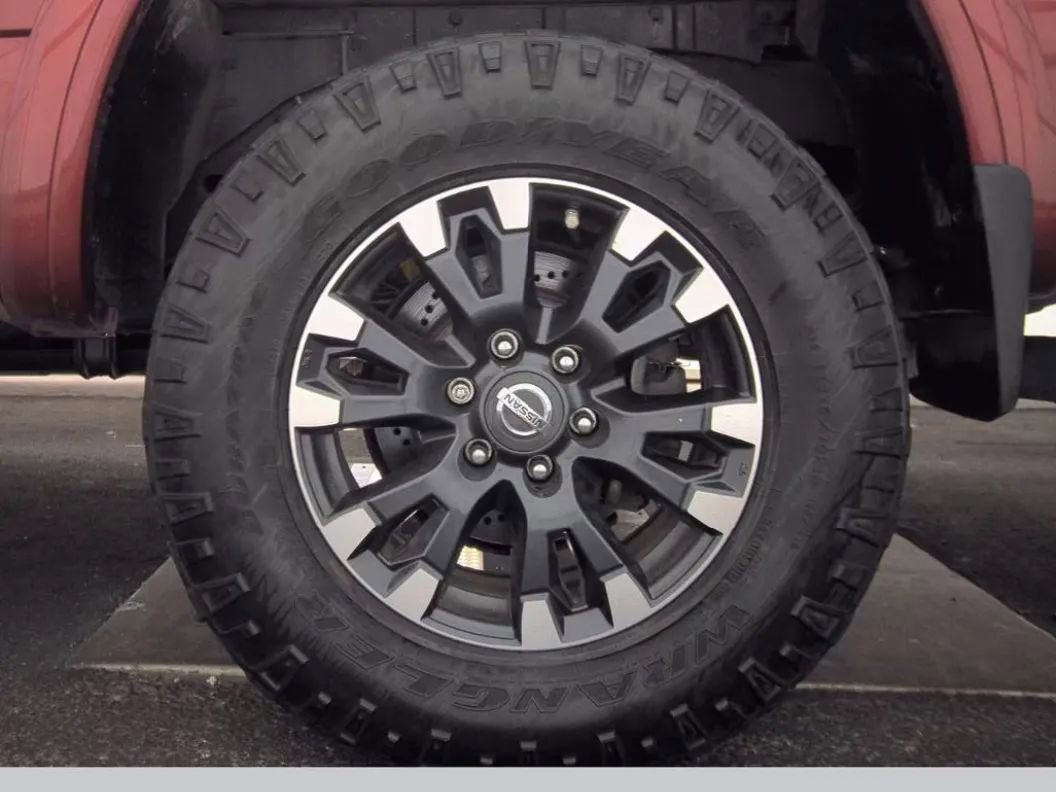 Used 2018 Nissan Titan PRO-4X w/ Pro-4x Convenience Package AWD/4WD image 8