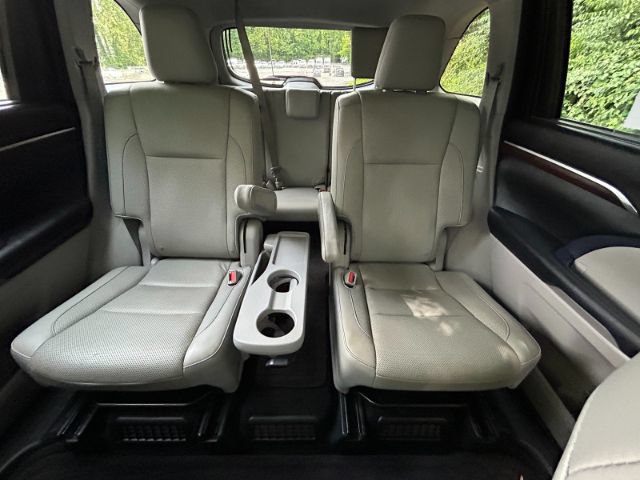 Used 2015 Toyota Highlander Limited Platinum AWD/4WD image 29