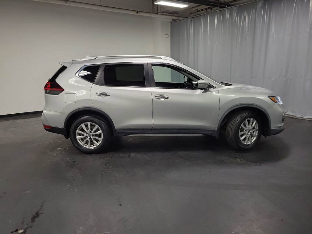 Used 2018 Nissan Rogue SV w/ Premium Package image 10