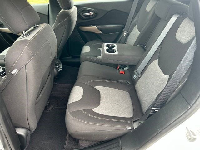 Used 2017 Jeep Cherokee Sport w/ Safety Group AWD/4WD image 36
