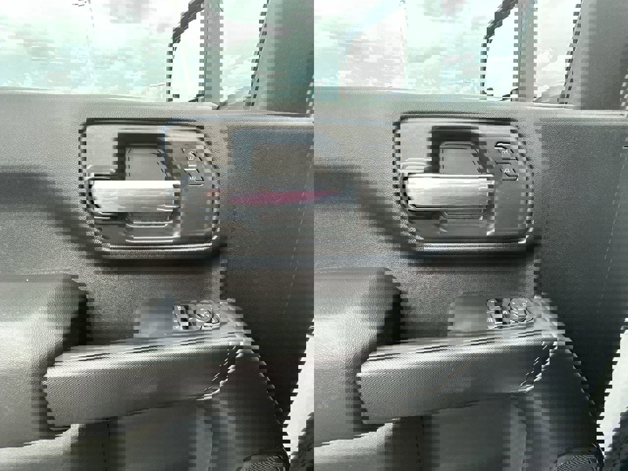 New 2025 GMC Sierra 2500 Pro w/ Convenience Package image 13