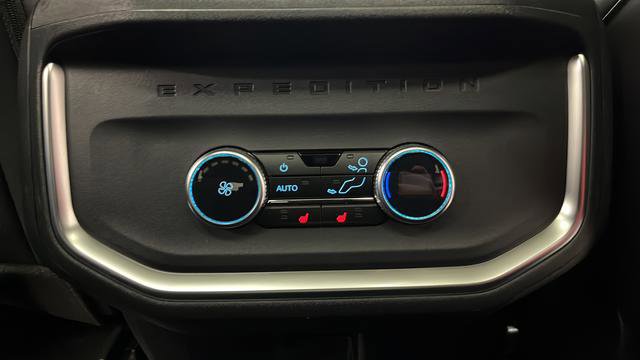 Used 2025 Ford Expedition Tremor AWD/4WD image 39