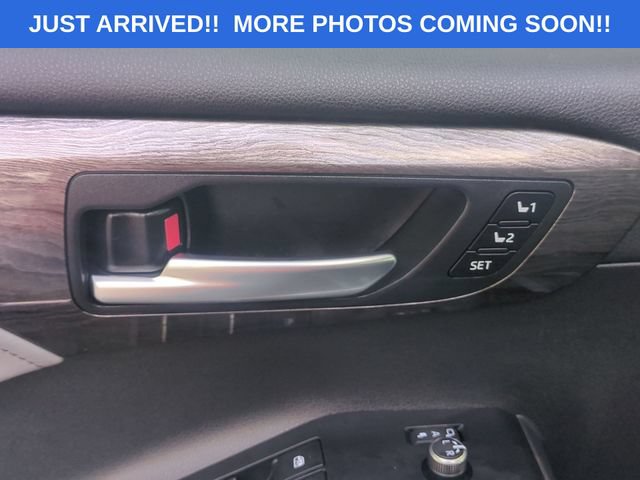Used 2025 Toyota Highlander Limited FWD image 13