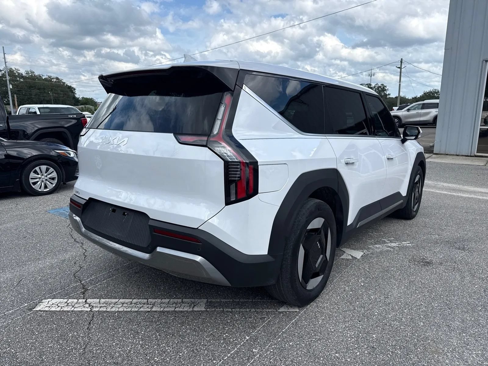 Used 2026 Kia EV9 Light RWD image 10