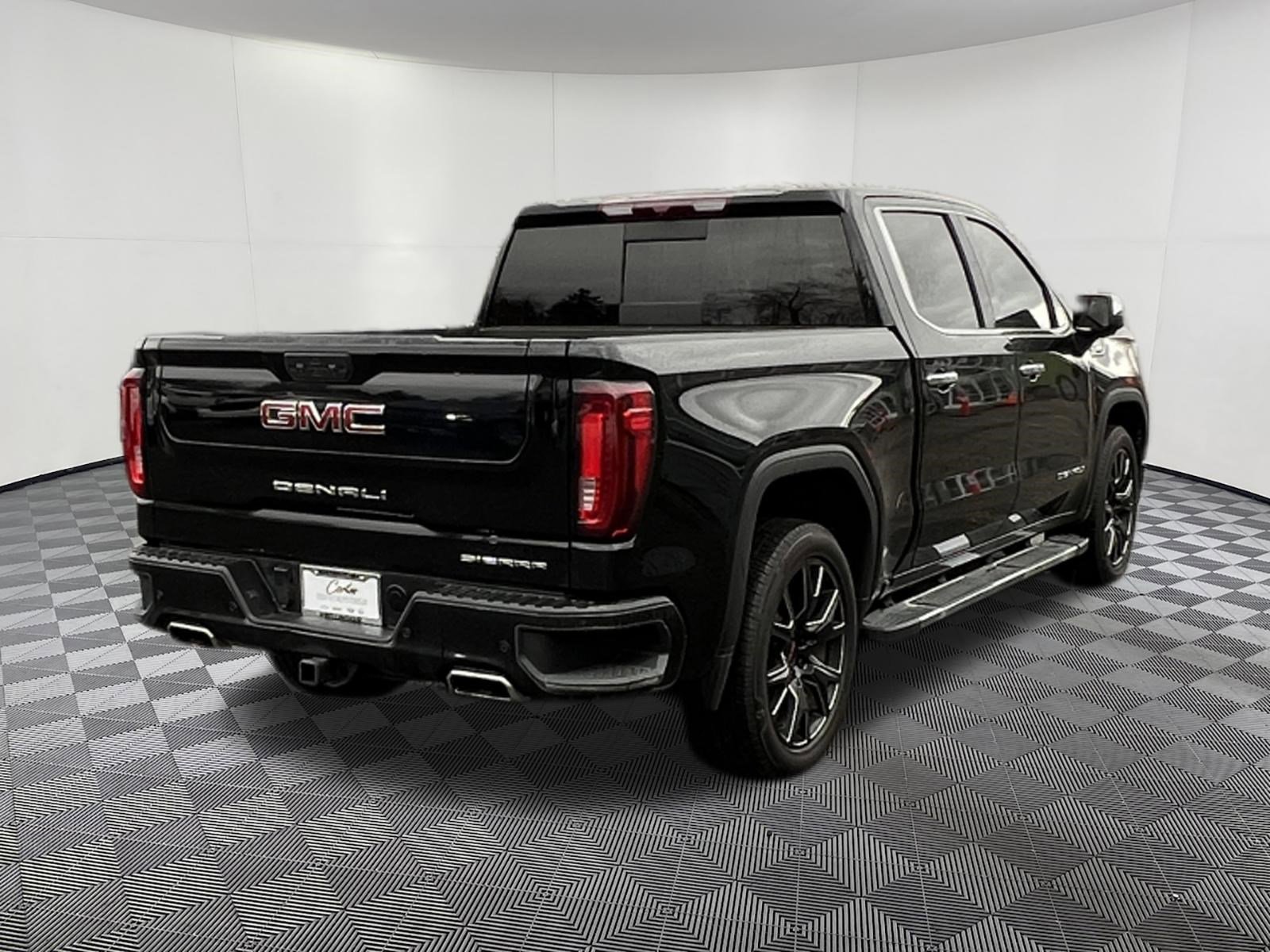 Used 2023 GMC Sierra 1500 Denali w/ Denali Carbonpro Edition AWD/4WD image 6