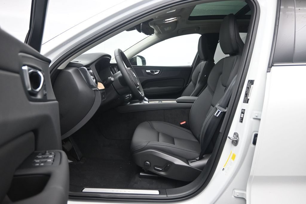 New 2026 Volvo XC60 B5 Plus w/ Climate Package AWD/4WD image 19