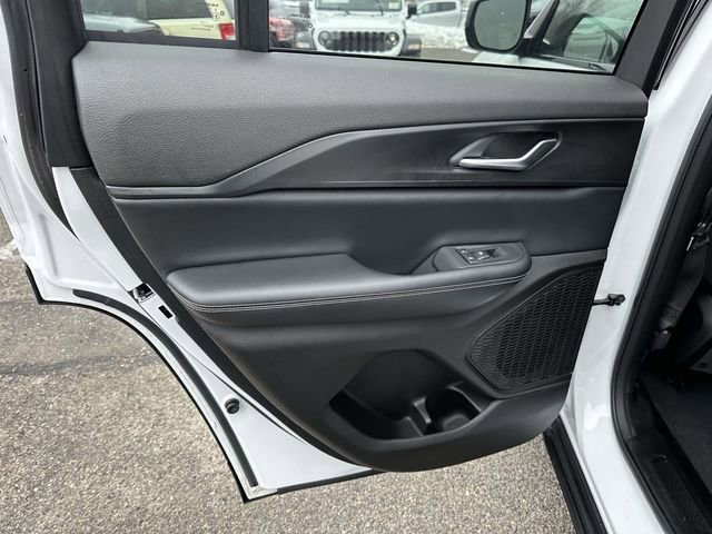 Certified 2024 Jeep Grand Cherokee Laredo X image 17