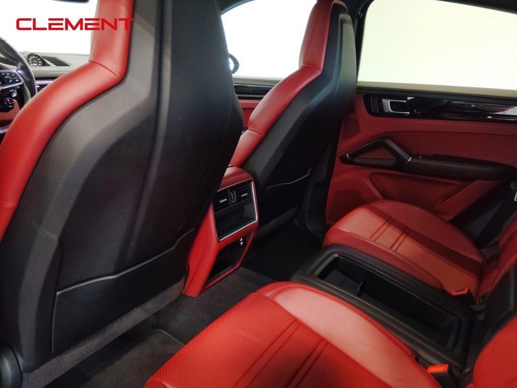 Used 2022 Porsche Cayenne S image 33