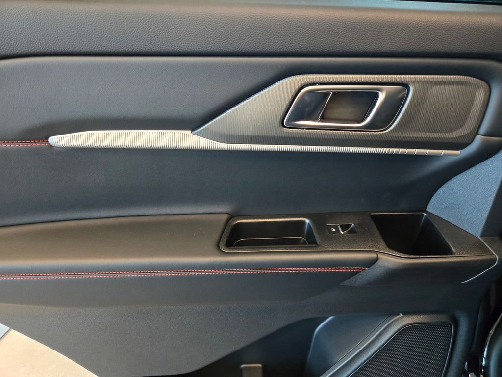 New 2026 Ford Explorer ST-Line w/ ST-Line Street Pack image 14