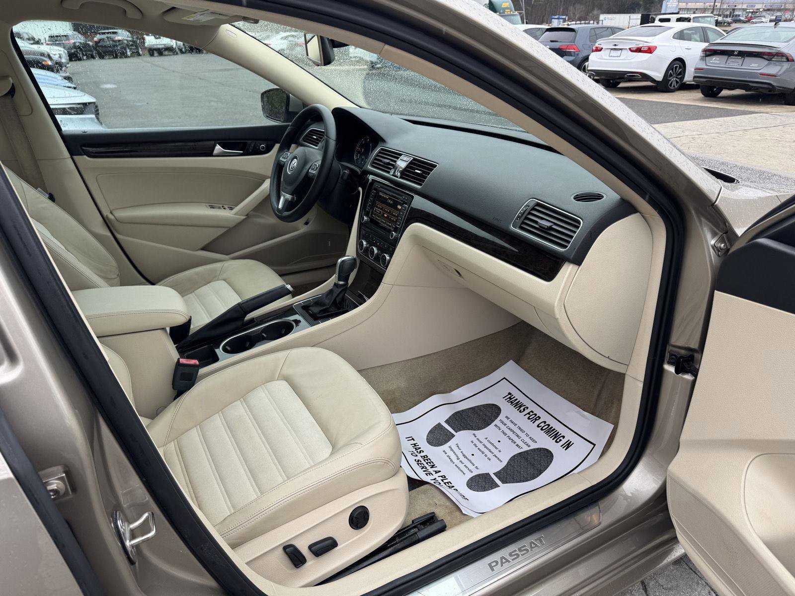 Used 2015 Volkswagen Passat TDI SEL Premium image 13