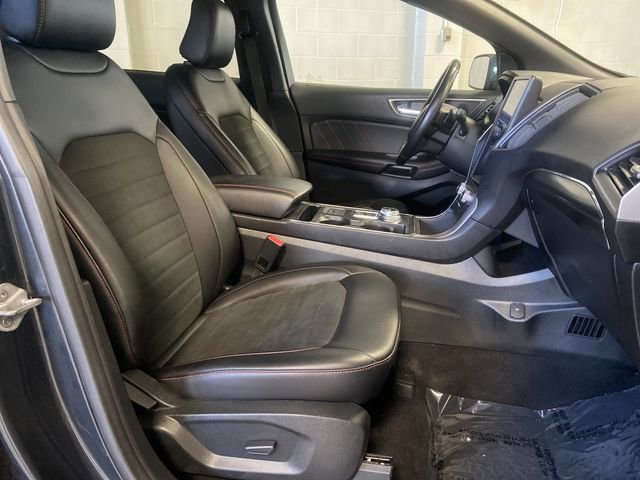 Used 2022 Ford Edge ST-Line w/ Class II Trailer Tow Package image 29