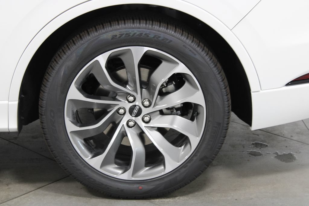 New 2026 Lincoln Aviator 2WD w/ Jet Appearance Package image 16