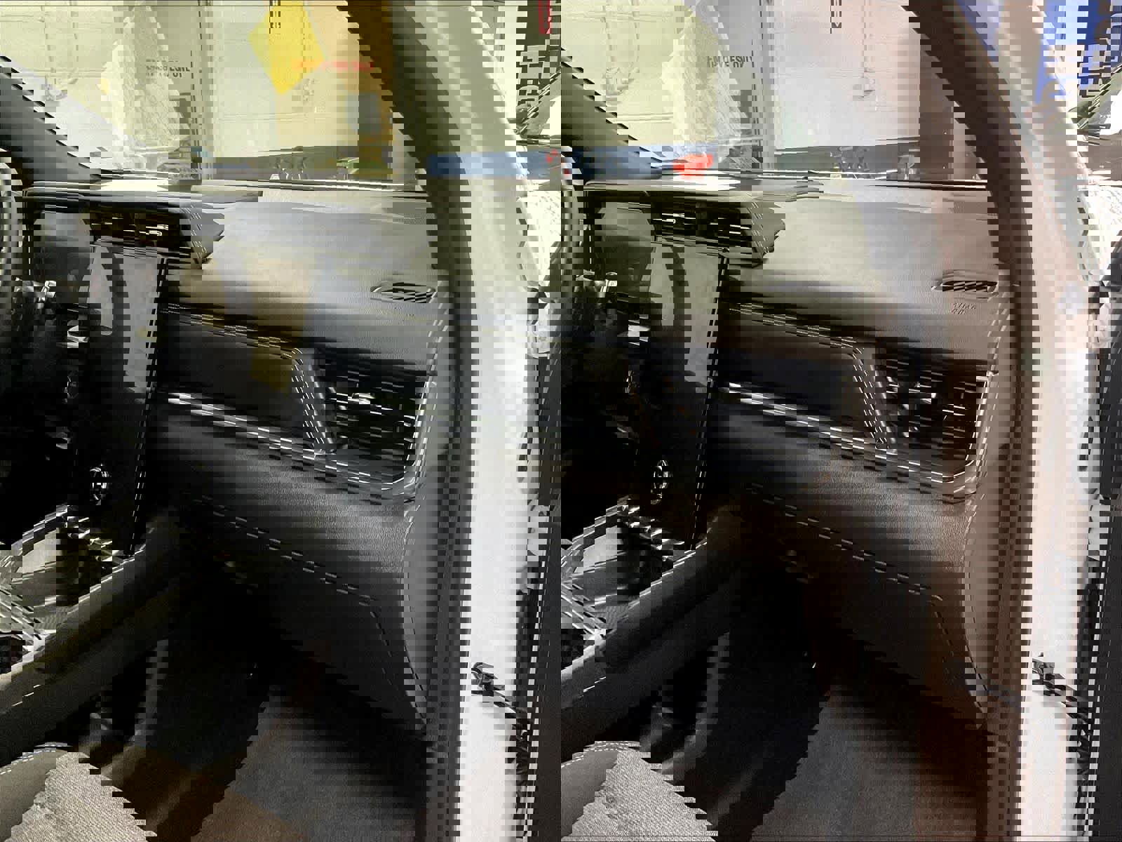 Used 2025 GMC Terrain Elevation image 13