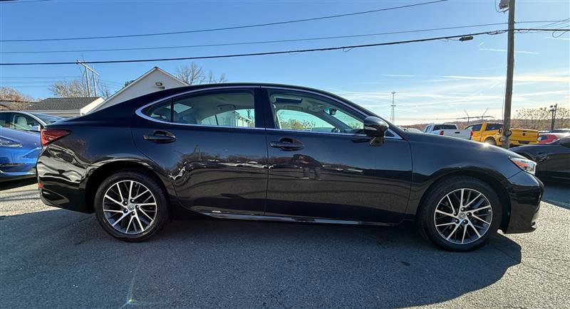 Used 2017 Lexus ES 350 image 6