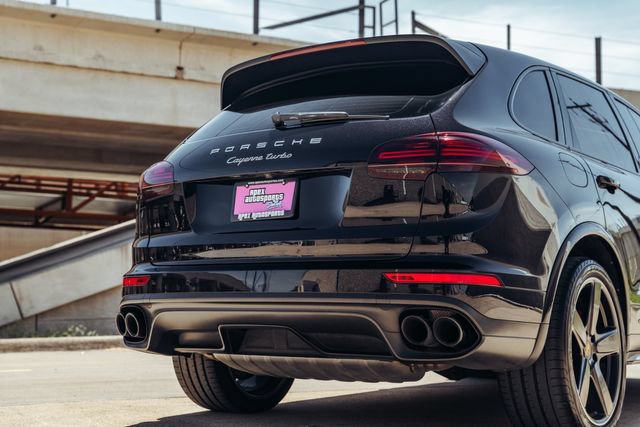 Used 2016 Porsche Cayenne Turbo AWD/4WD image 28