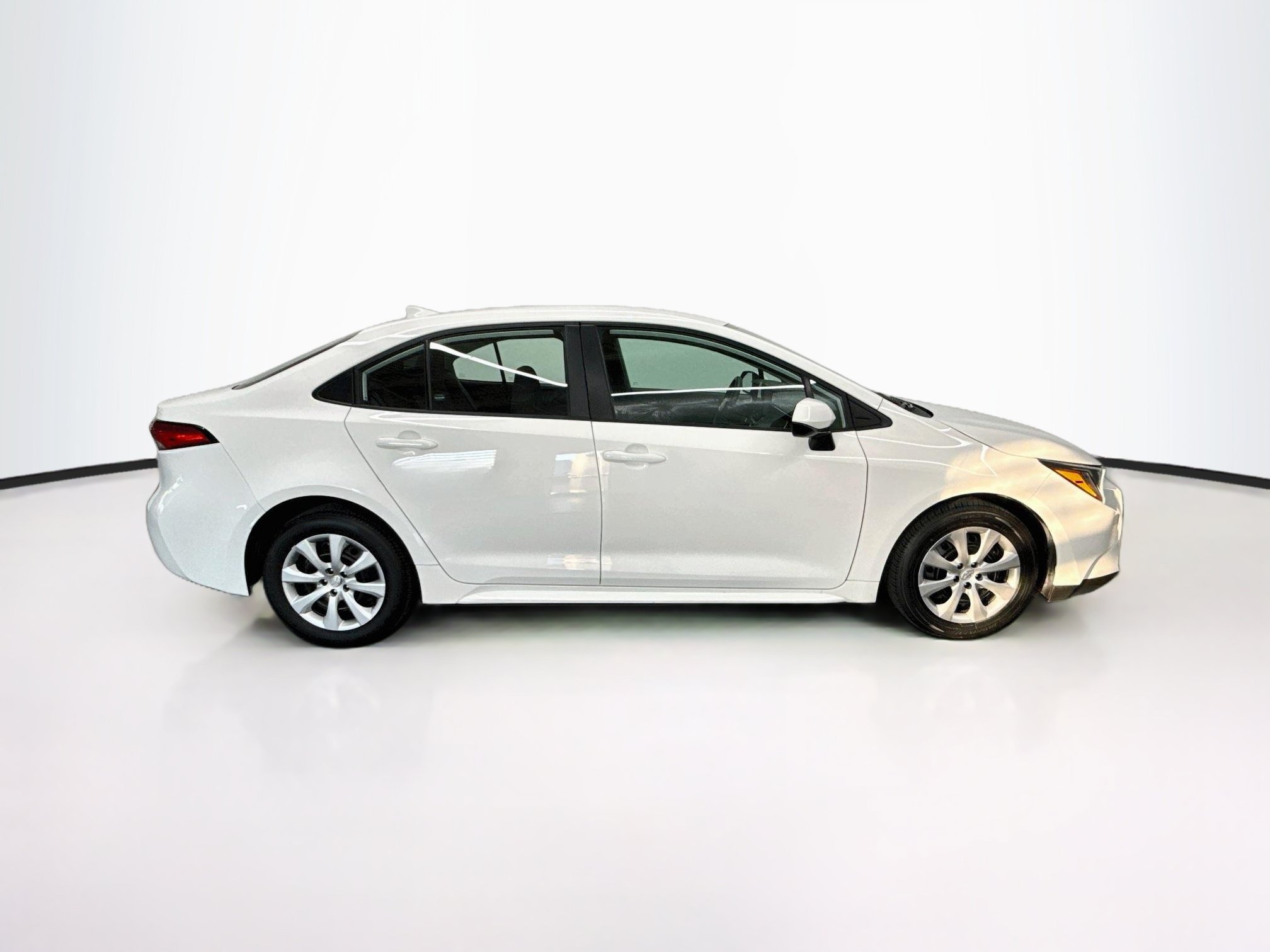 Used 2025 Toyota Corolla LE FWD image 10