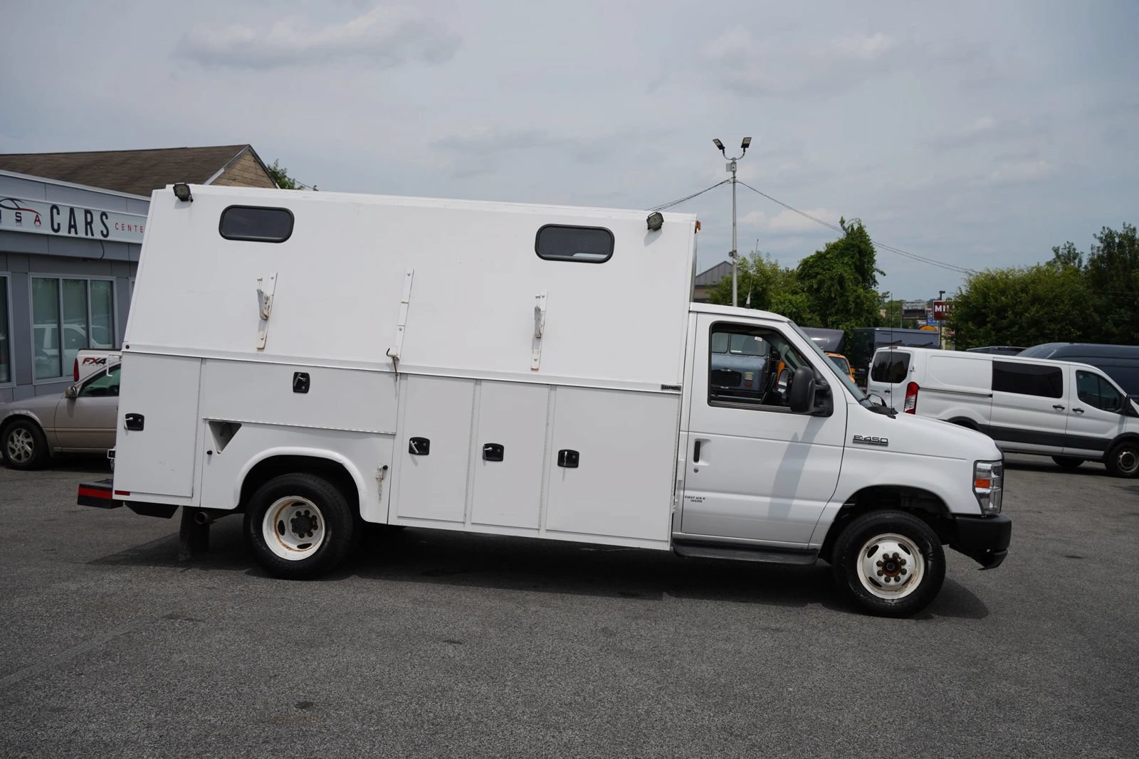 Used 2018 Ford E-450 and Econoline 450 Super Duty RWD image 7