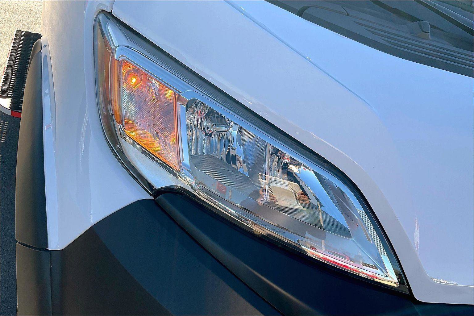 Used 2025 RAM ProMaster 2500 w/ Convenience Group image 28