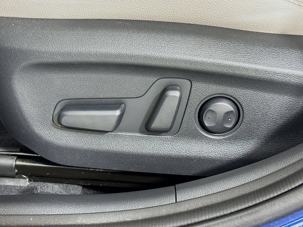 Used 2020 Hyundai Elantra Limited w/ Ultimate Package 03 FWD image 15