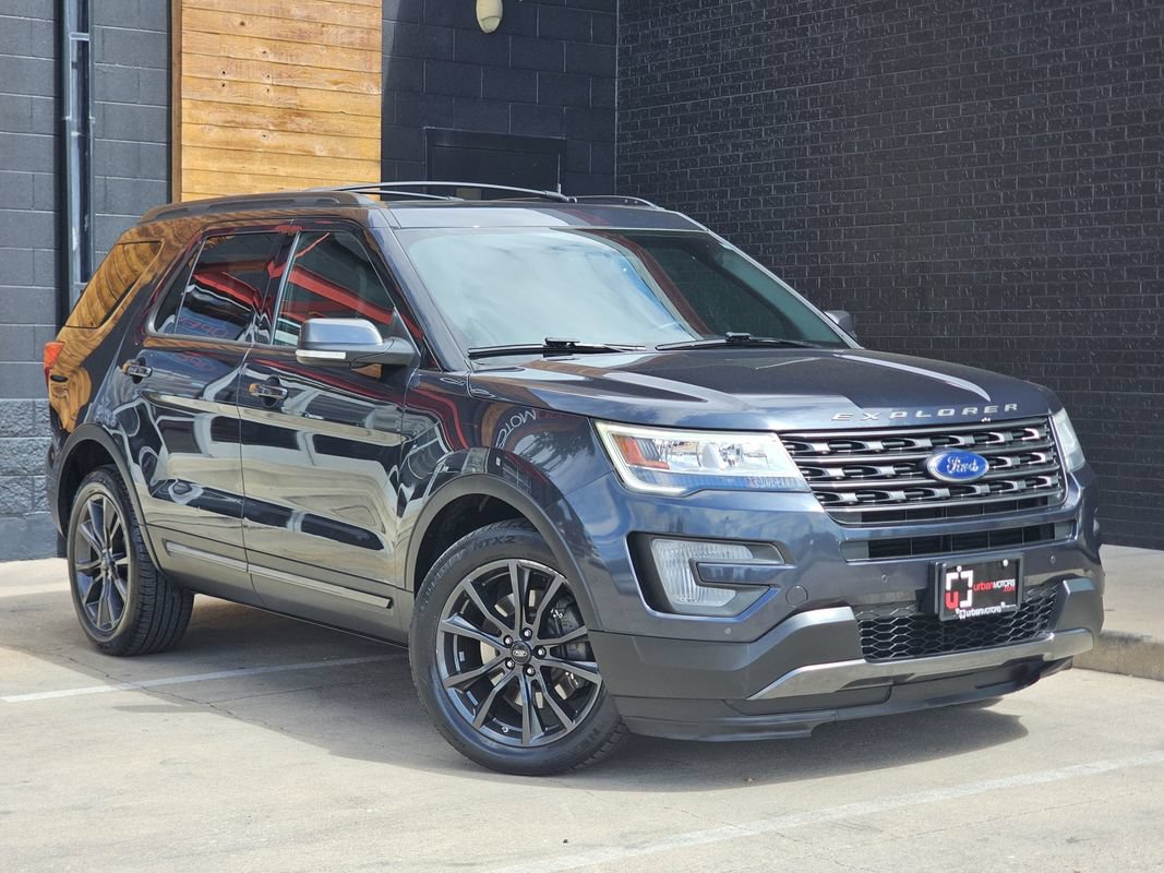 Used 2017 Ford Explorer XLT w/ Equipment Group 202A AWD/4WD image 1