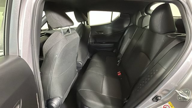 Used 2018 Toyota C-HR XLE FWD image 26