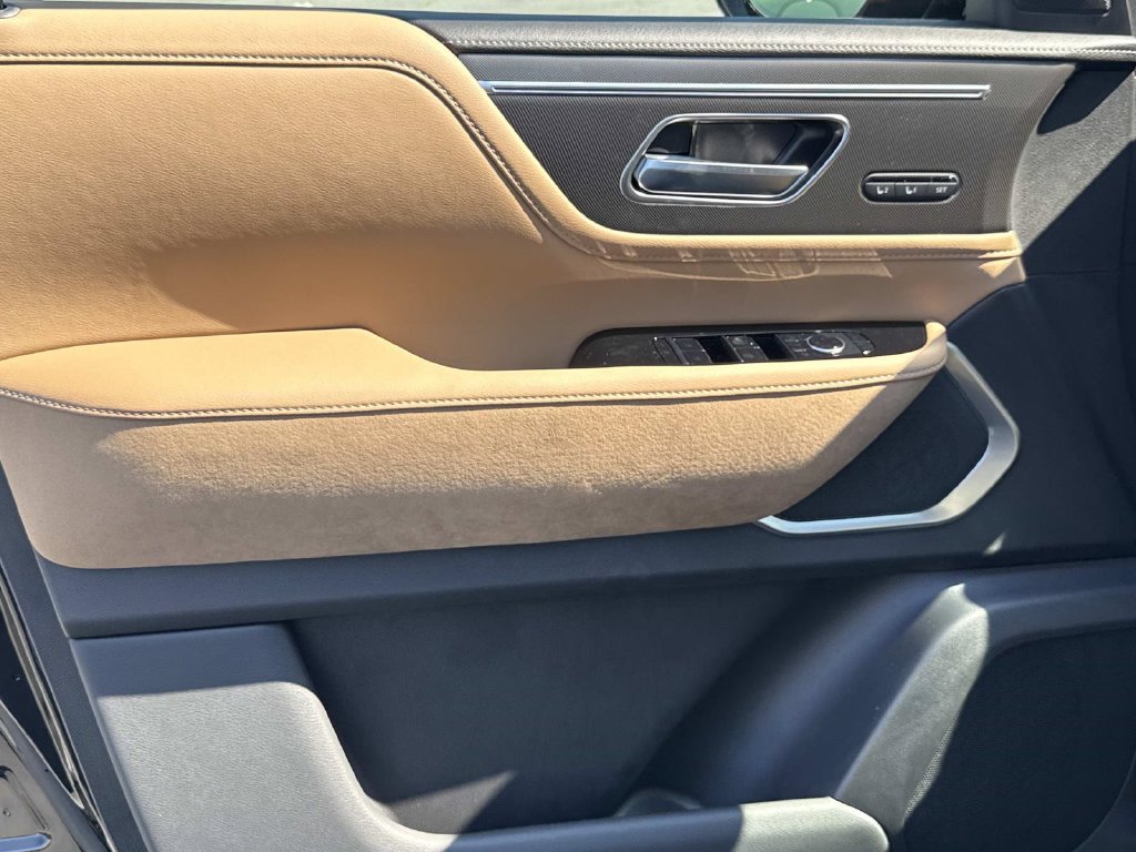 New 2027 INFINITI QX80 Luxe w/ Cargo Package AWD/4WD image 14