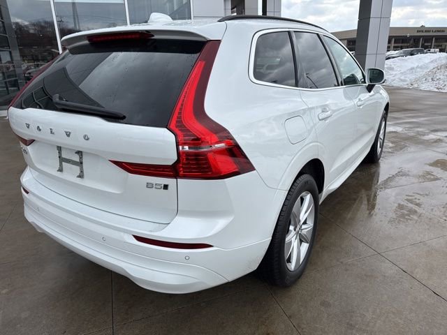Used 2022 Volvo XC60 B5 Momentum image 7