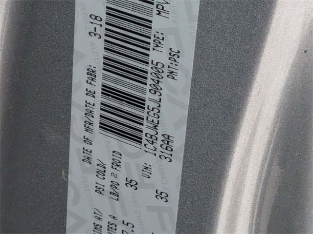 Used 2018 Jeep Wrangler Unlimited Sahara w/ Connectivity Group image 30