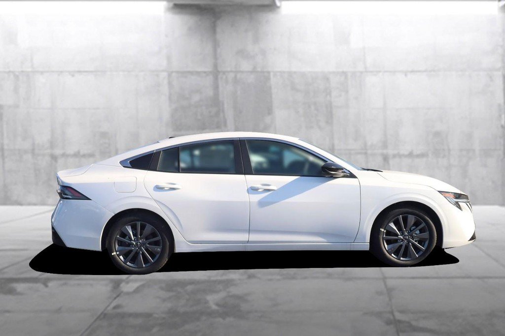 New 2026 Nissan Sentra SL w/ Floor Mat Package FWD image 5