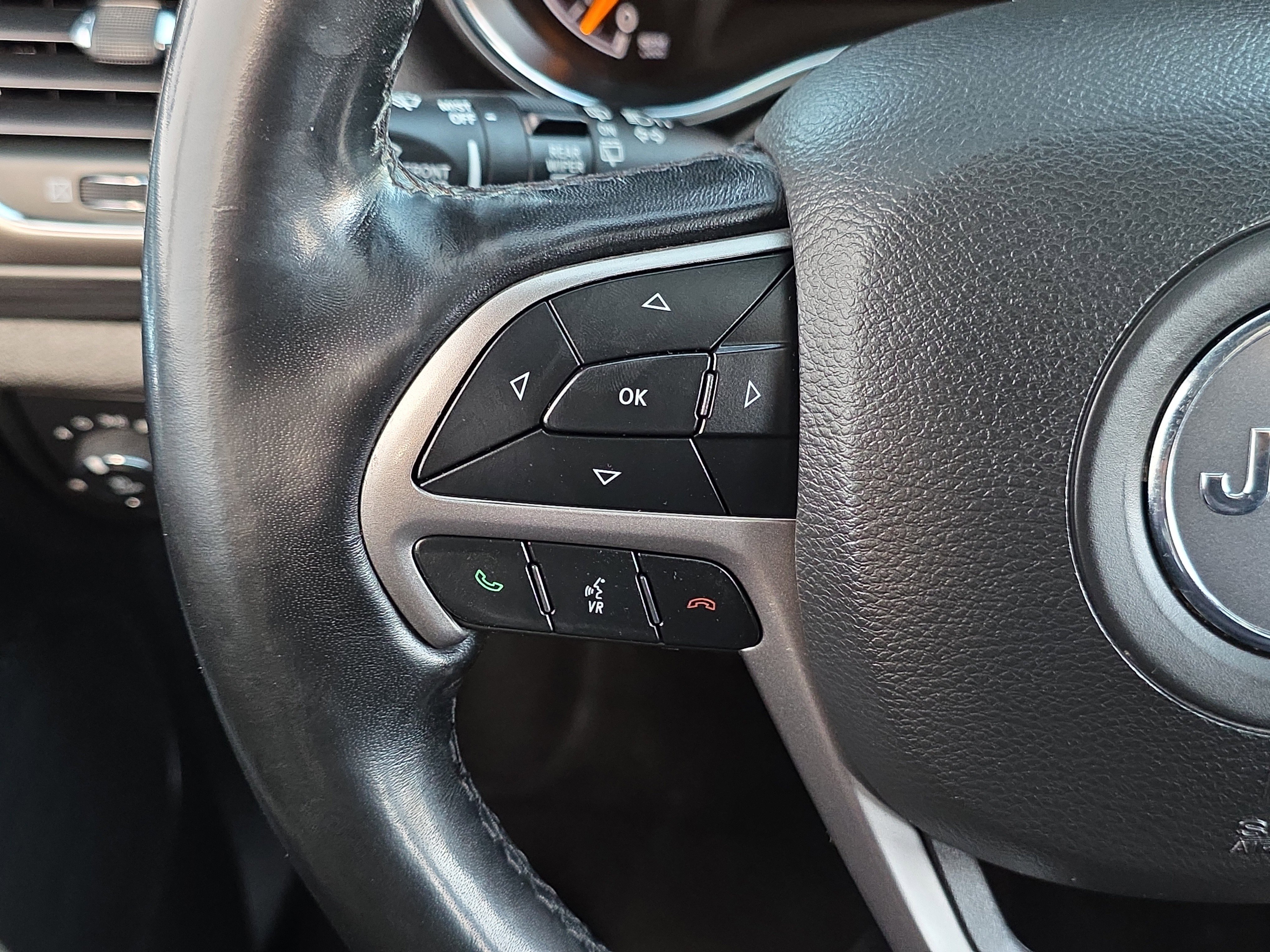 Used 2022 Jeep Grand Cherokee Laredo X image 18