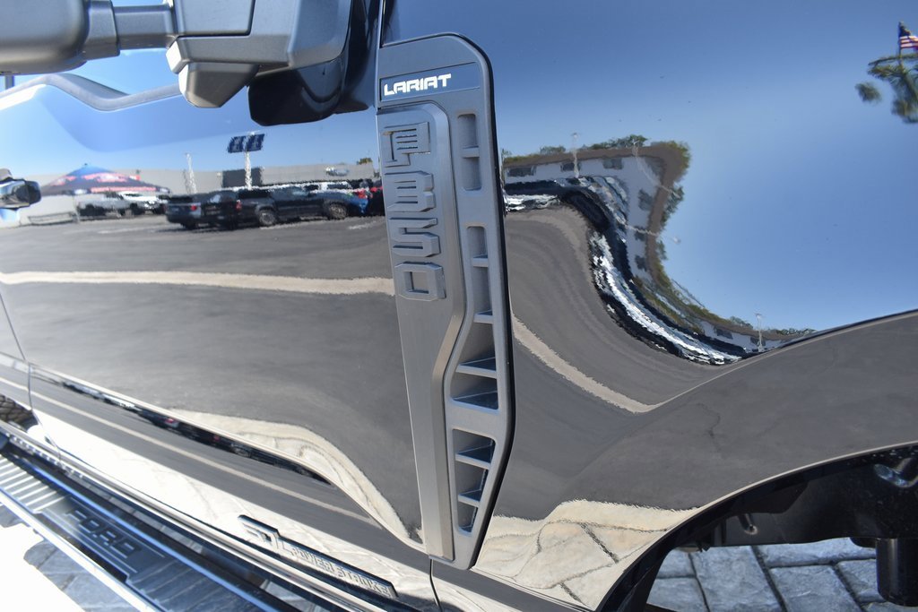 Used 2025 Ford F350 Lariat image 7