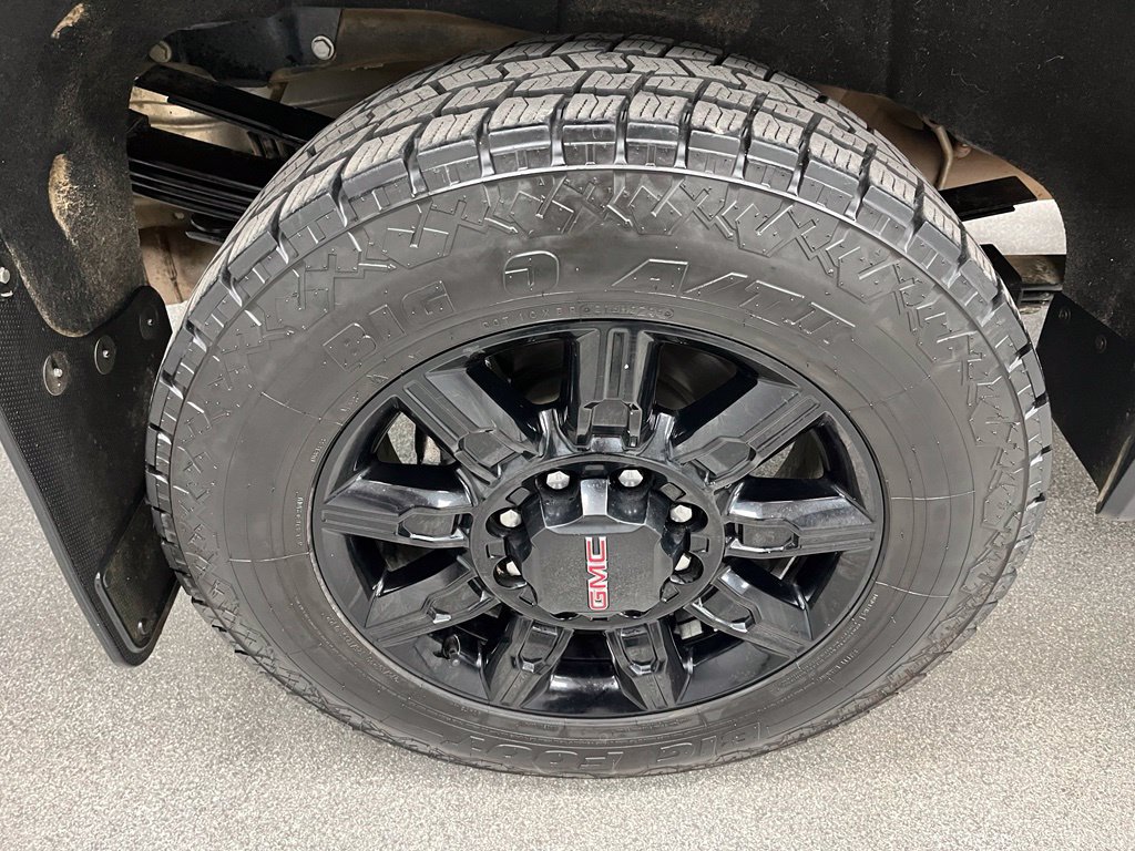 Used 2026 GMC Sierra 3500 AT4 w/ AT4 Premium Plus Package AWD/4WD image 17