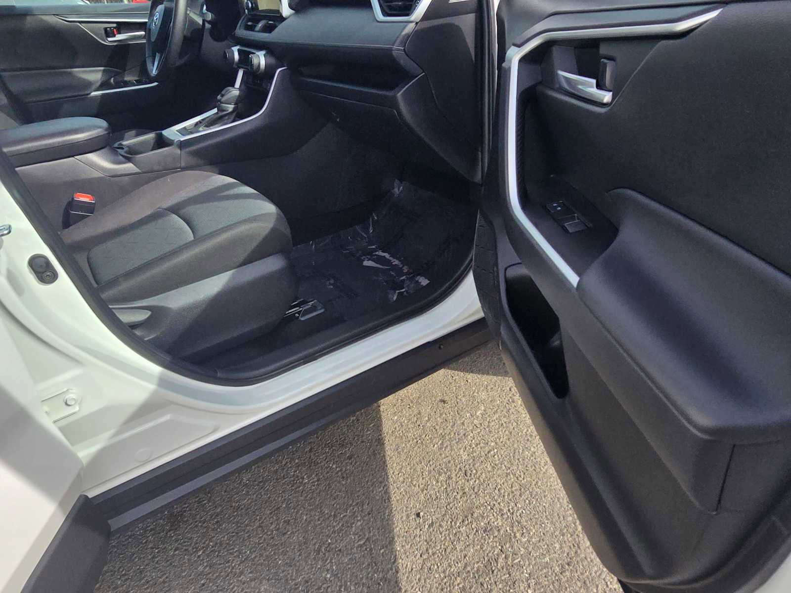 Used 2025 Toyota RAV4 XLE w/ Weather Package image 10