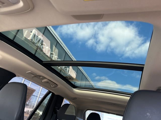 Certified 2025 Volvo XC90 B6 Plus image 27