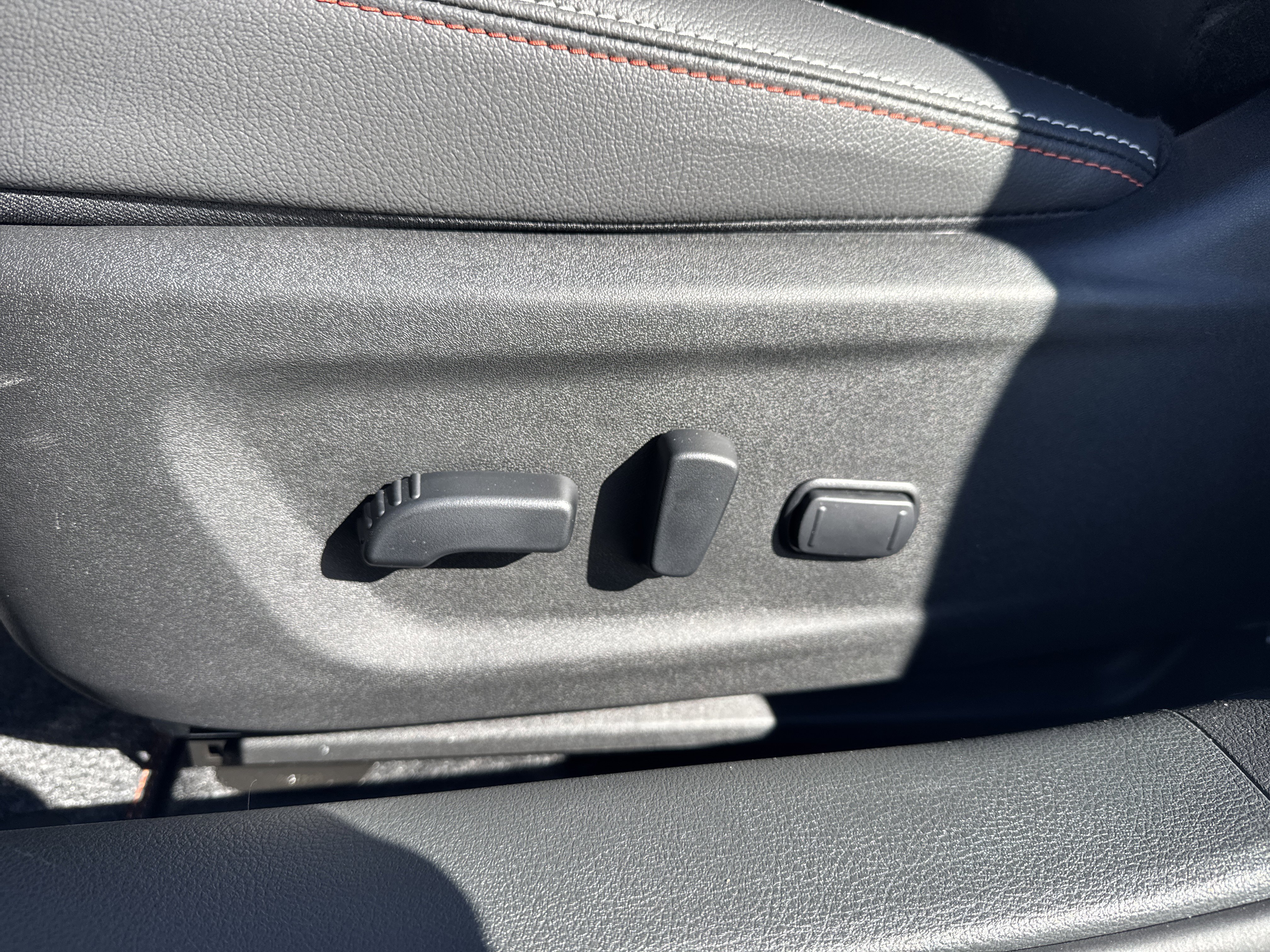 New 2025 Nissan Altima 2.5 SR image 11