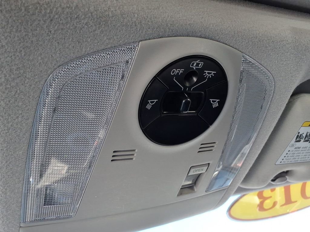 Used 2013 Toyota Prius Three w/ Solar Roof Pkg image 15