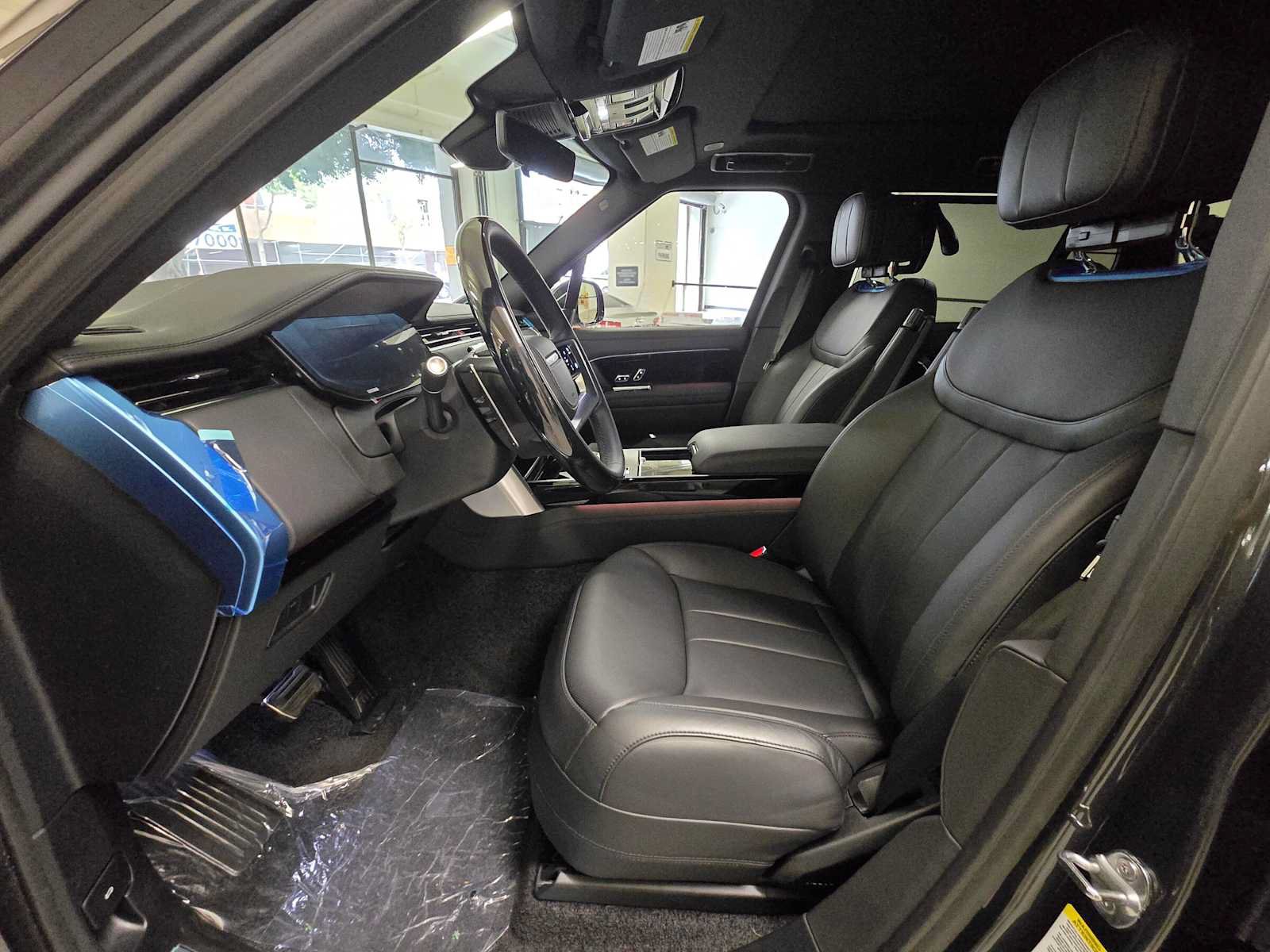 New 2026 Land Rover Range Rover Long Wheelbase SE AWD/4WD image 22