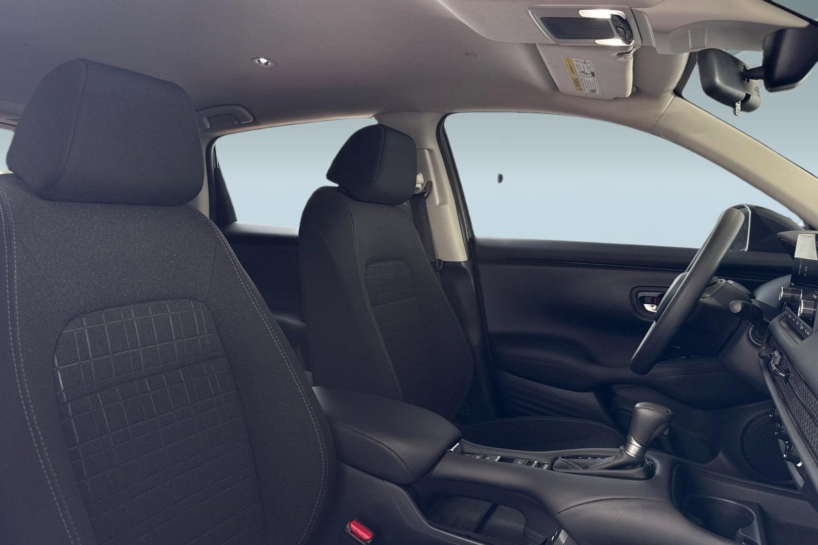 Certified 2025 Honda HR-V LX image 30