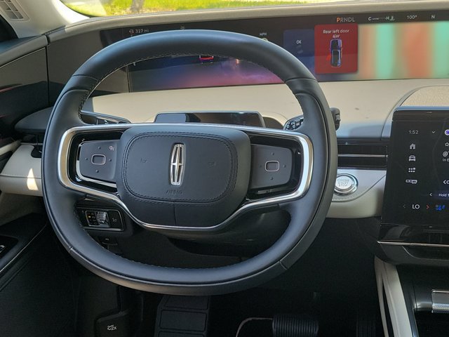 Certified 2024 Lincoln Nautilus Reserve AWD/4WD image 18