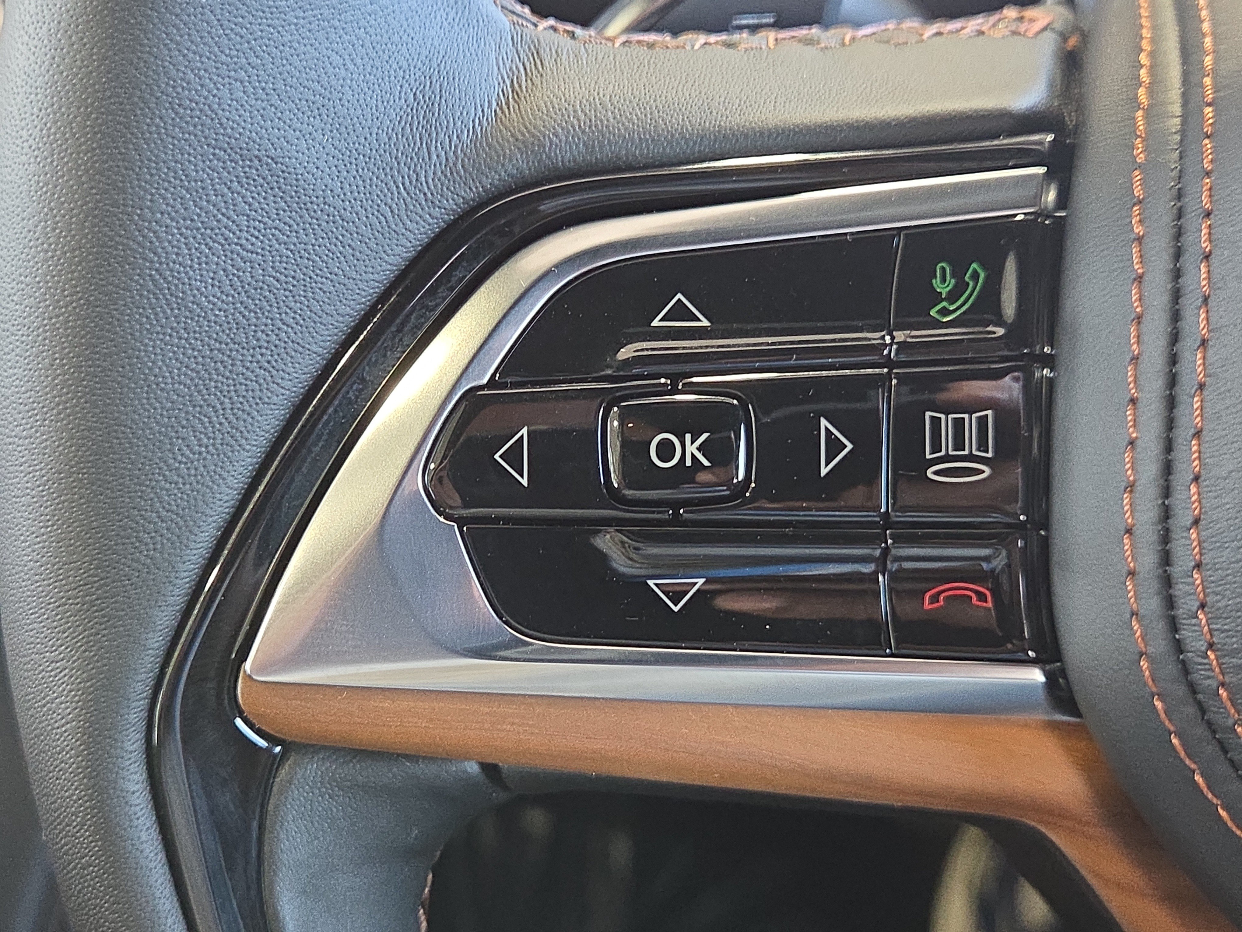 New 2025 Jeep Grand Cherokee L Summit AWD/4WD image 26