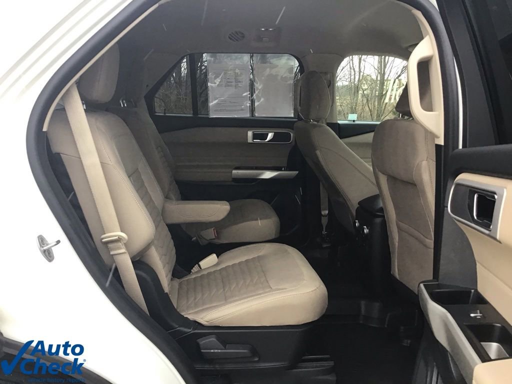 Used 2021 Ford Explorer XLT image 18