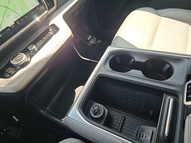 Certified 2025 Ford Expedition Active image 24
