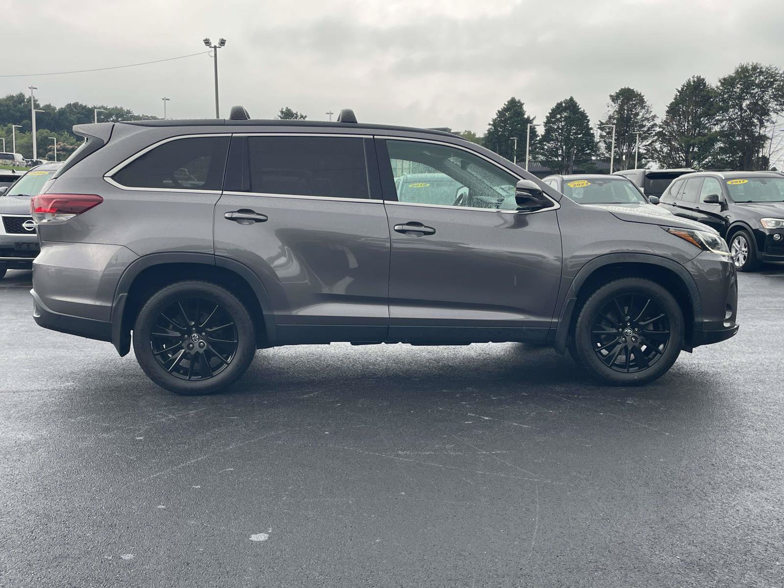 Used 2019 Toyota Highlander SE AWD/4WD image 8