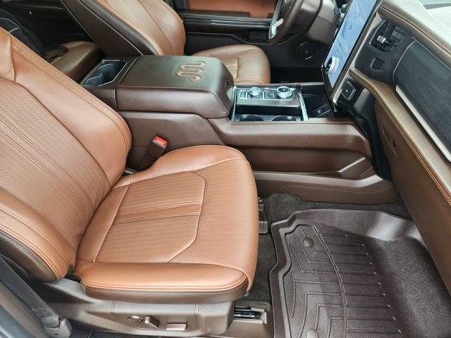 Used 2024 Ford Expedition Max King Ranch AWD/4WD image 13