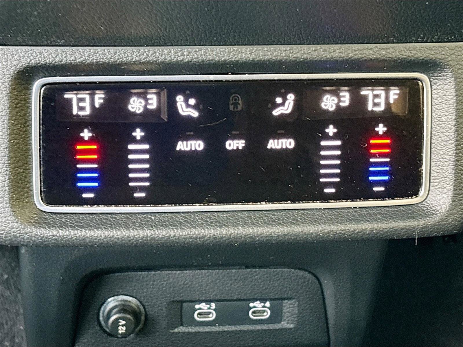 Used 2021 Audi e-tron Premium w/ Convenience Plus Package image 28