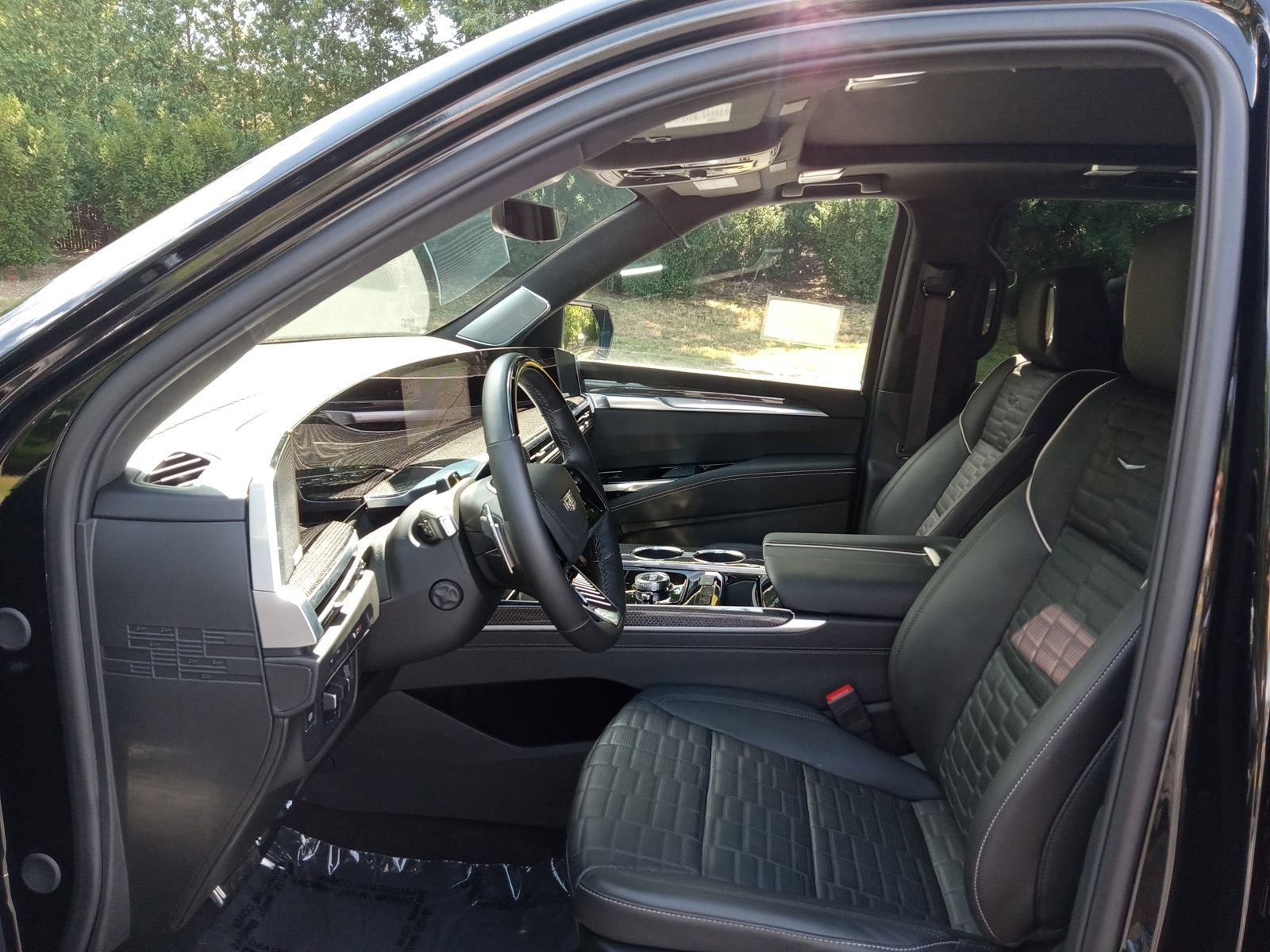 Used 2025 Cadillac Escalade V AWD/4WD image 10