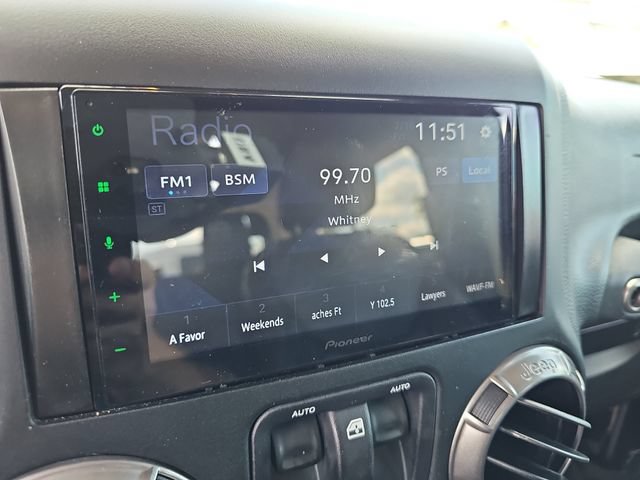 Used 2018 Jeep Wrangler Sahara AWD/4WD image 23